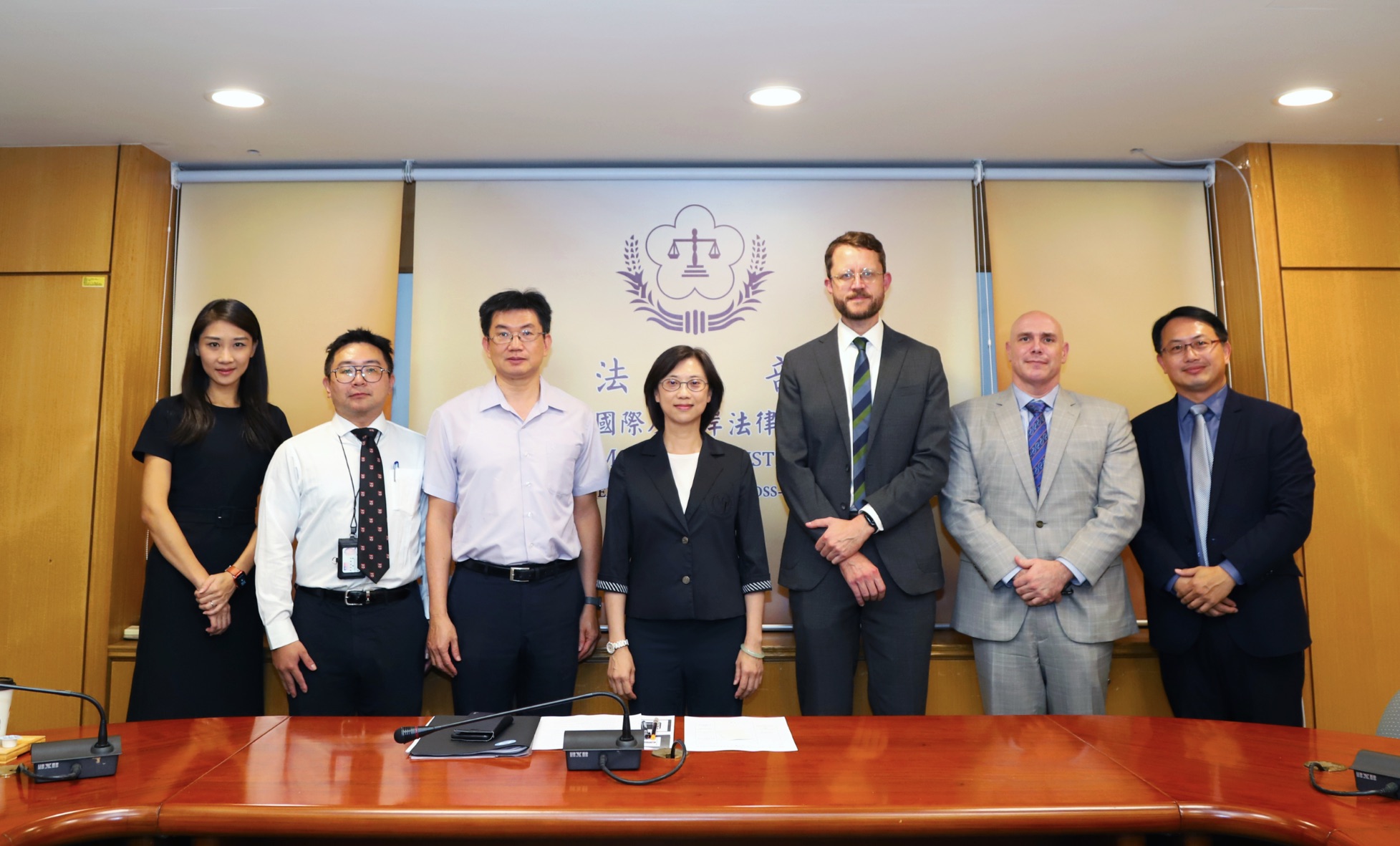 1130911美國司法部洗錢與資產返還科檢察官Michael Redmann副組長等人來訪