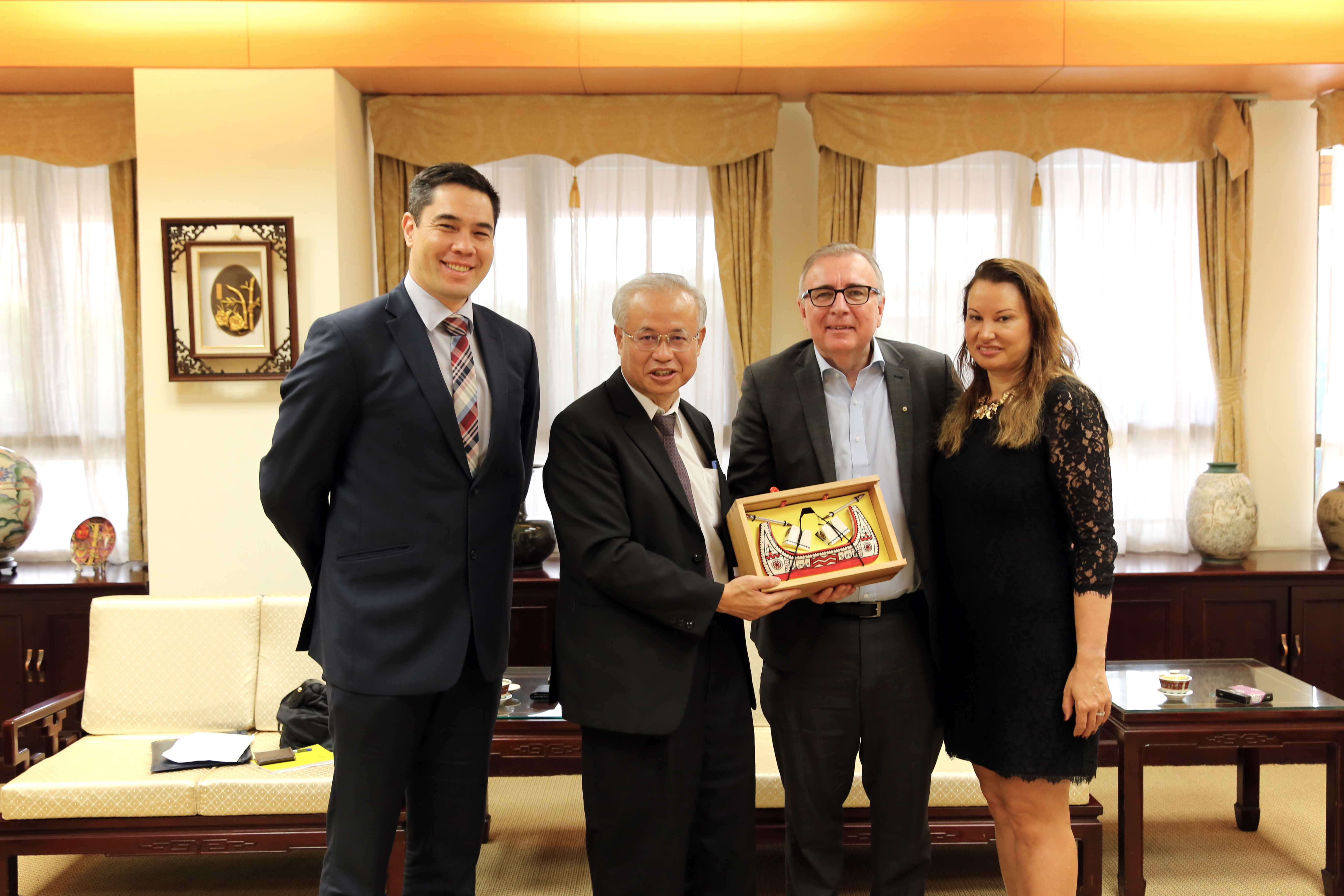 A delegation led by Prof. Larissa Behrendt and Hon. Michael Lavarch, former Attorney General in the Keating Government of Australia, visited MOJ to exchange views on protection of indigenous people’s rights, and related legal and amendment history on Sep. 6, 2018